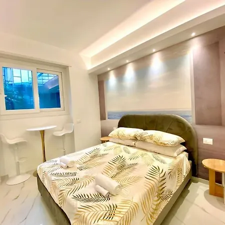 Apartment Chiesa Russa